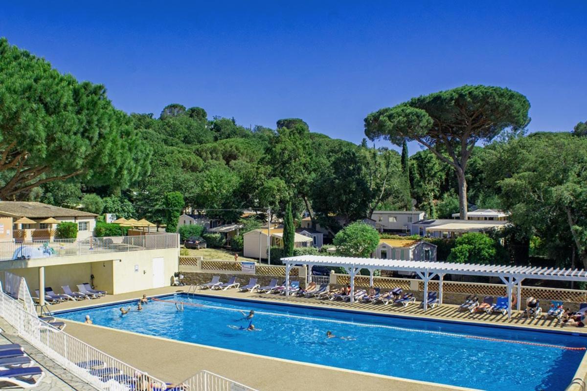 Bungalow Luxe 3 Chambres Surplombant Le Golf De St Tropez Gassin Luaran gambar